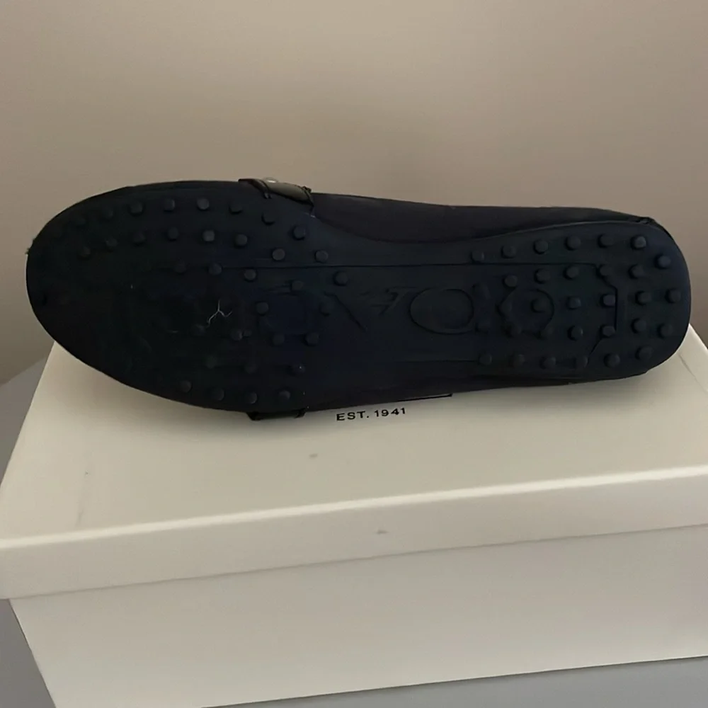 Coach - Picture 5 of 6